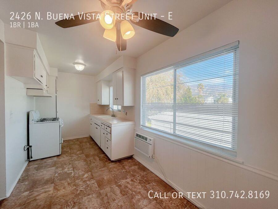 2426 N Buena Vista St #E - Photo 5 of 26