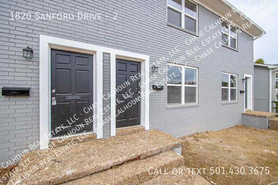 1820 Sanford Dr #2 - Photo 4 of 24