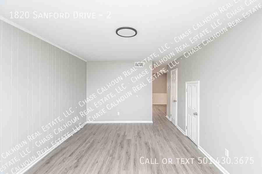 1820 Sanford Dr #2 - Photo 6 of 24