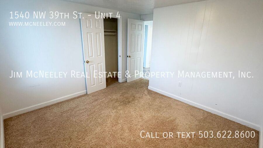 1540 Nw 39th St #4 - Photo 7 of 15