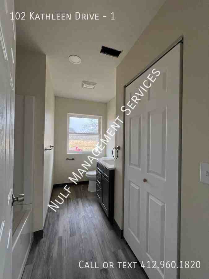 102 Kathleen Dr #1 - Photo 4 of 8