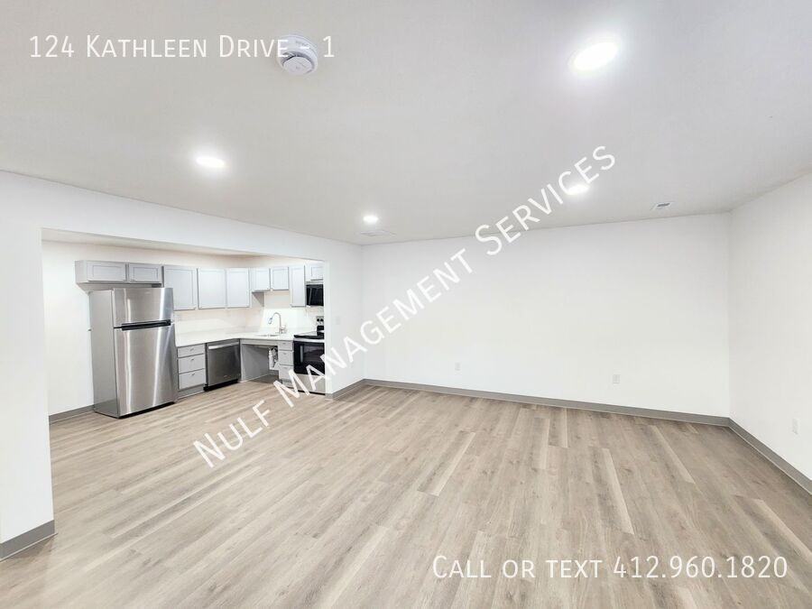 KATHLEEN & #1 - Photo 2 of 10