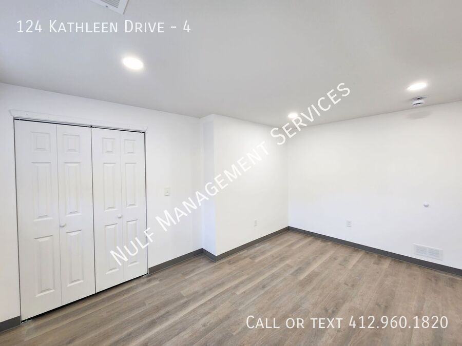 KATHLEEN & #4 - Photo 4 of 7