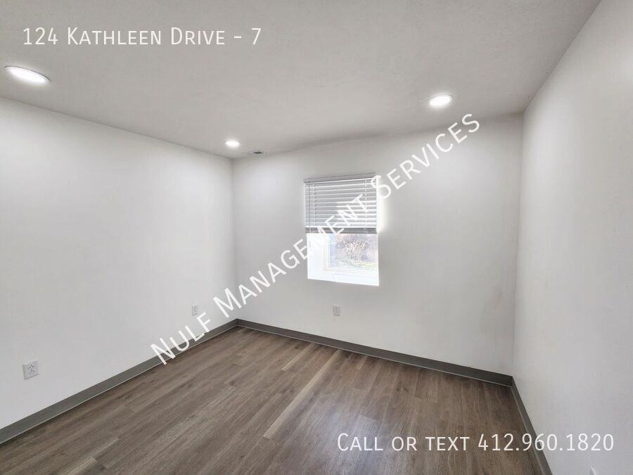 KATHLEEN & #7 - Photo 4 of 7