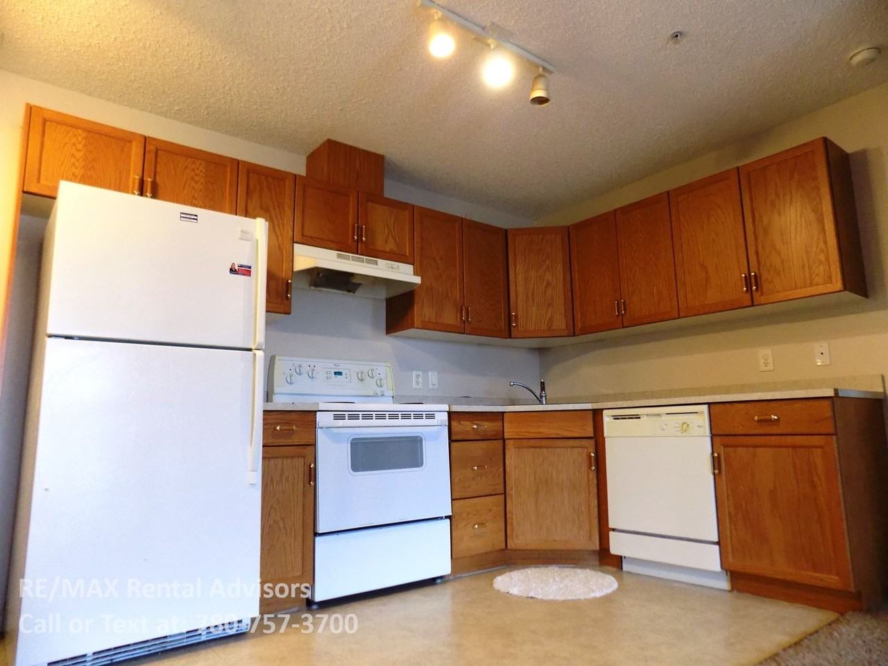 16303 95 St Nw - Photo 4 of 19