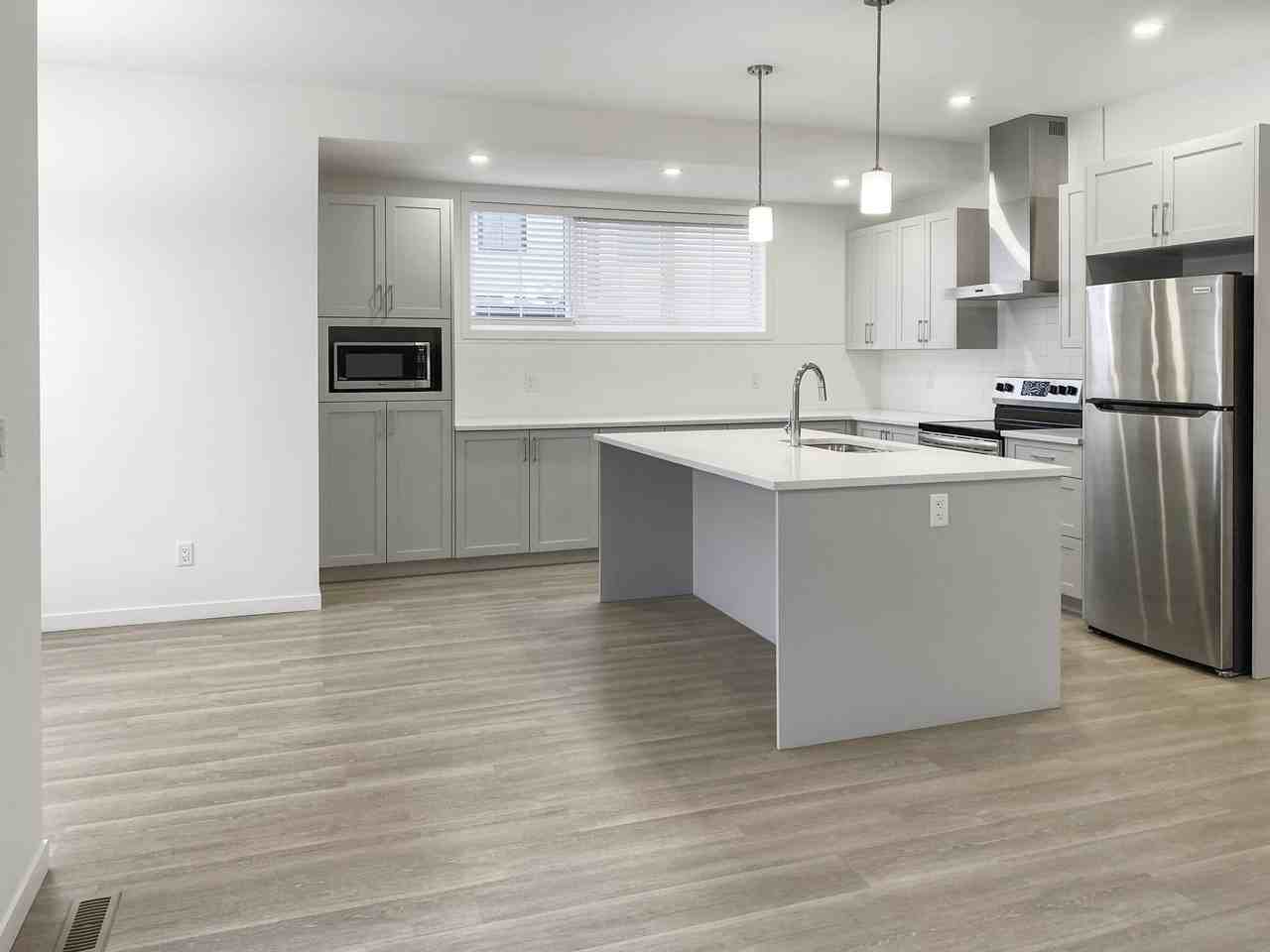 679 SouthPoint Heath SW, Airdrie - Photo 3 of 15