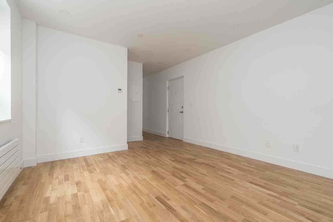 1 Claude Avenue - Photo 3 of 12