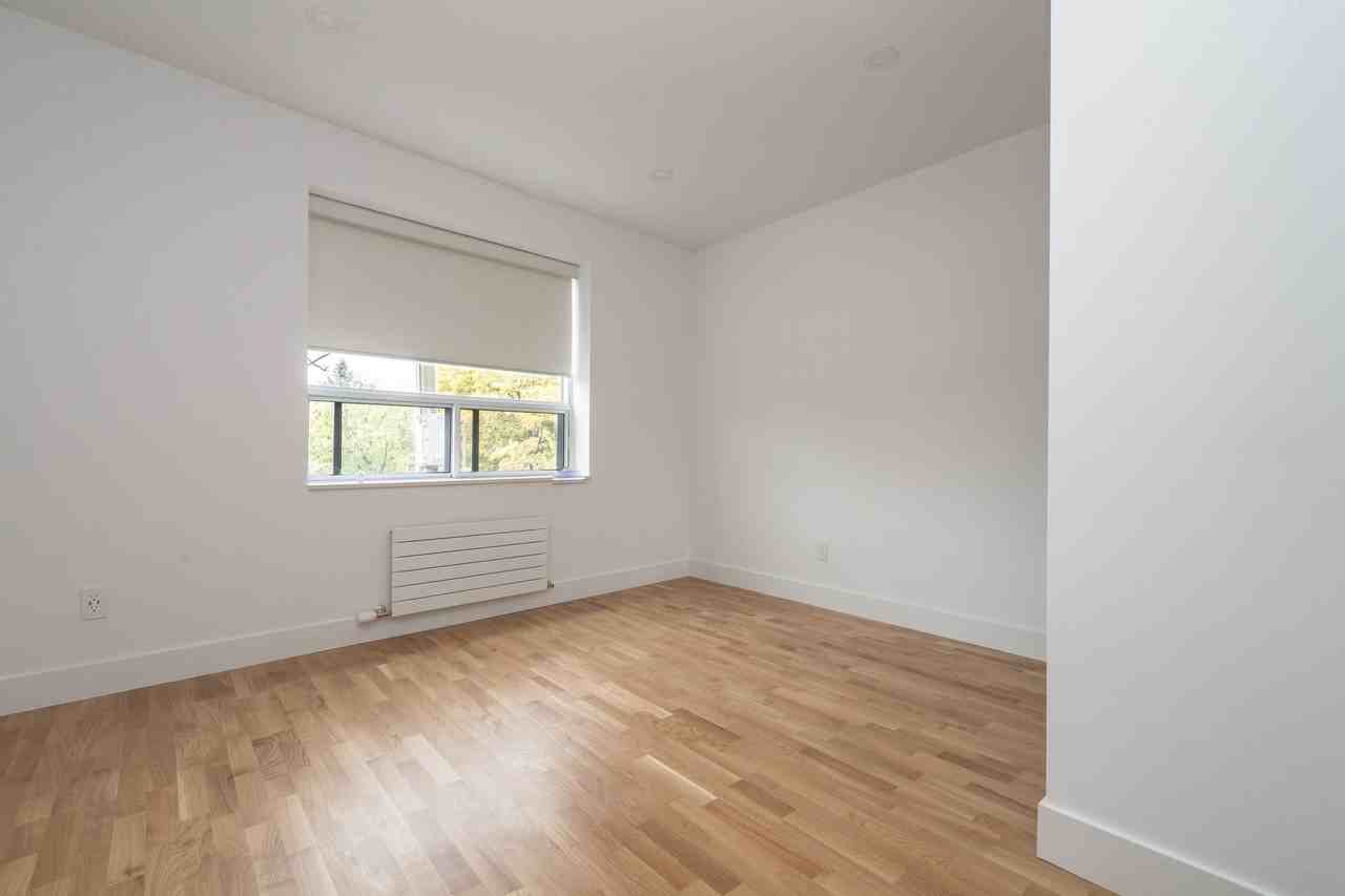 1 Claude Avenue - Photo 6 of 12