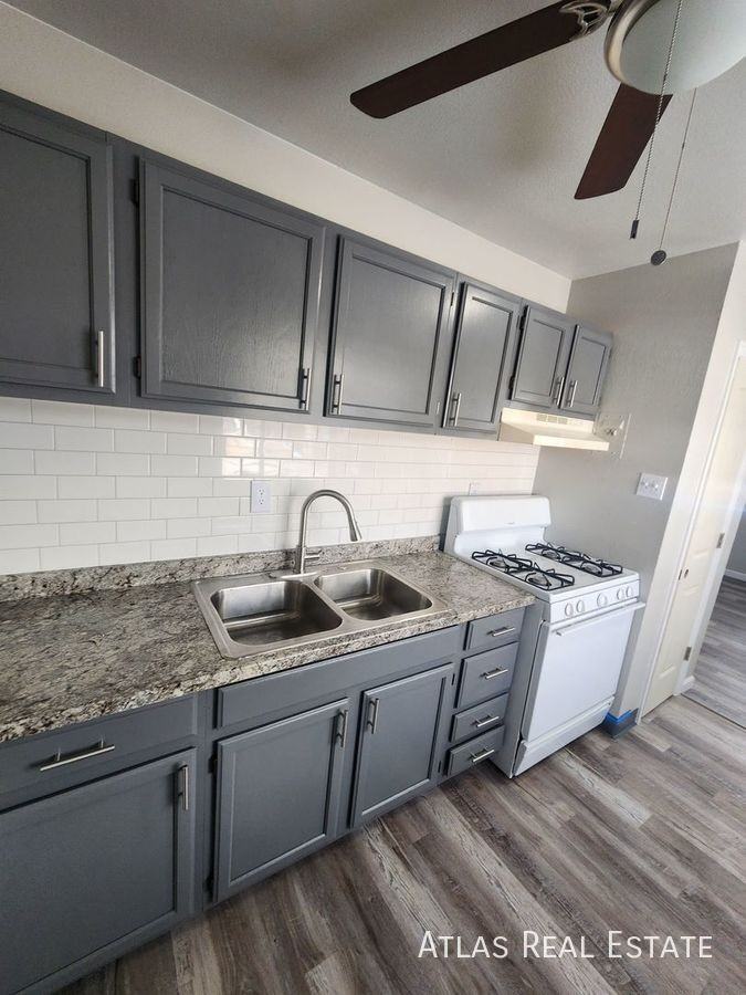 327 May Dr - Photo 3 of 9