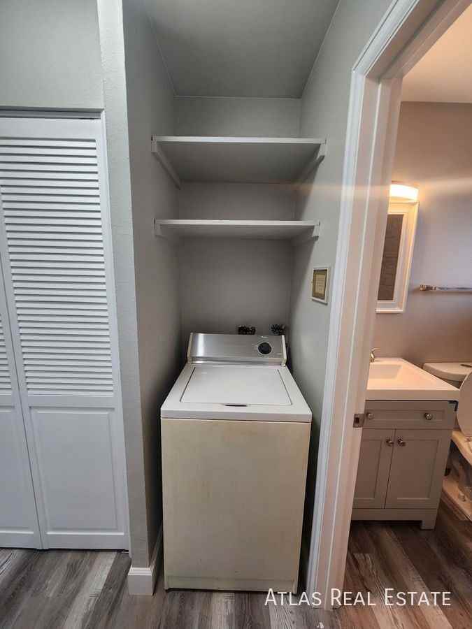 327 May Dr - Photo 5 of 9