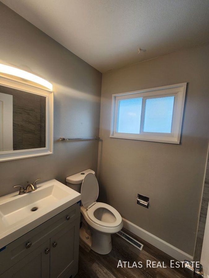 327 May Dr - Photo 6 of 9