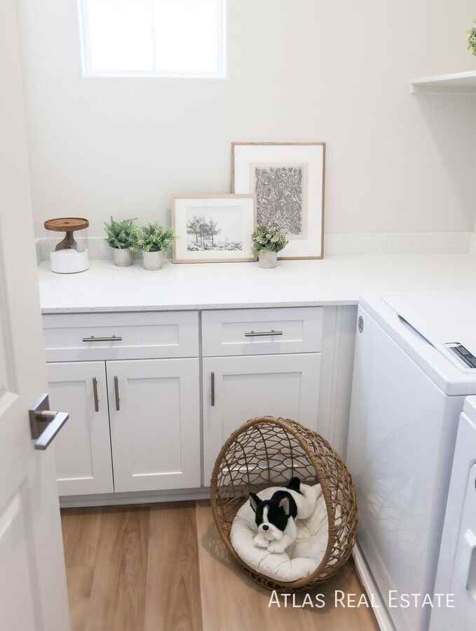 AUDREY & - Photo 4 of 10