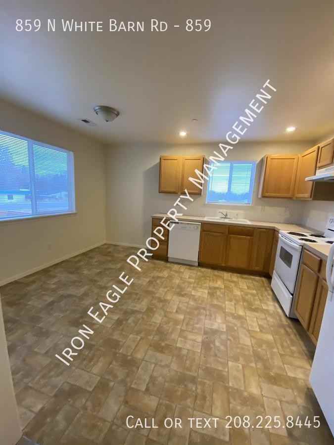 859 N White Barn Rd #859 - Photo 2 of 20