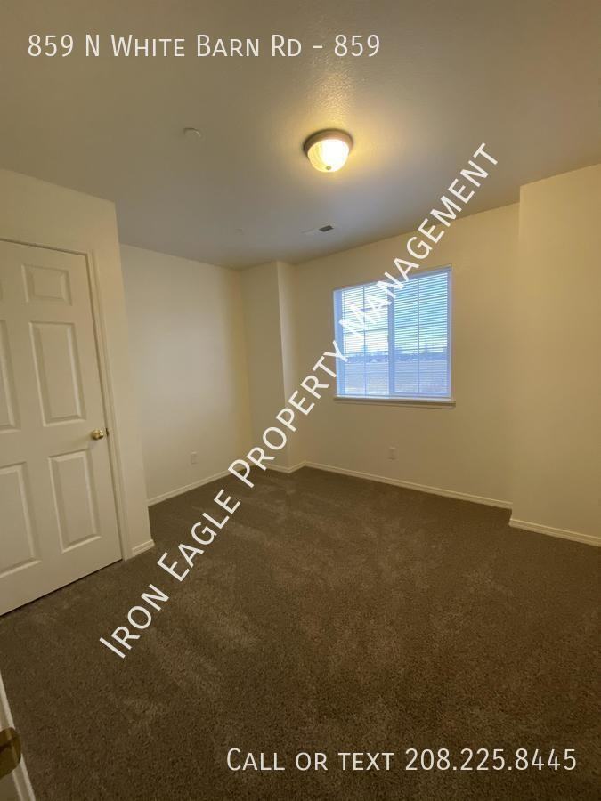 859 N White Barn Rd #859 - Photo 5 of 20