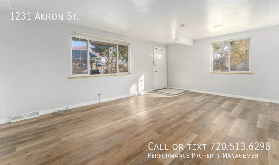 1231 Akron St - Photo 5 of 19