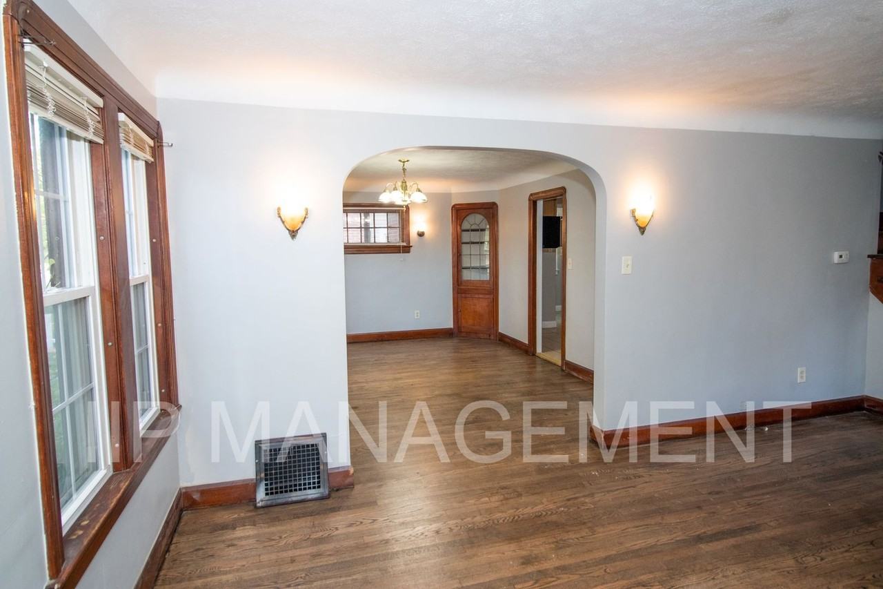 1294 Winston Rd - Photo 7 of 28