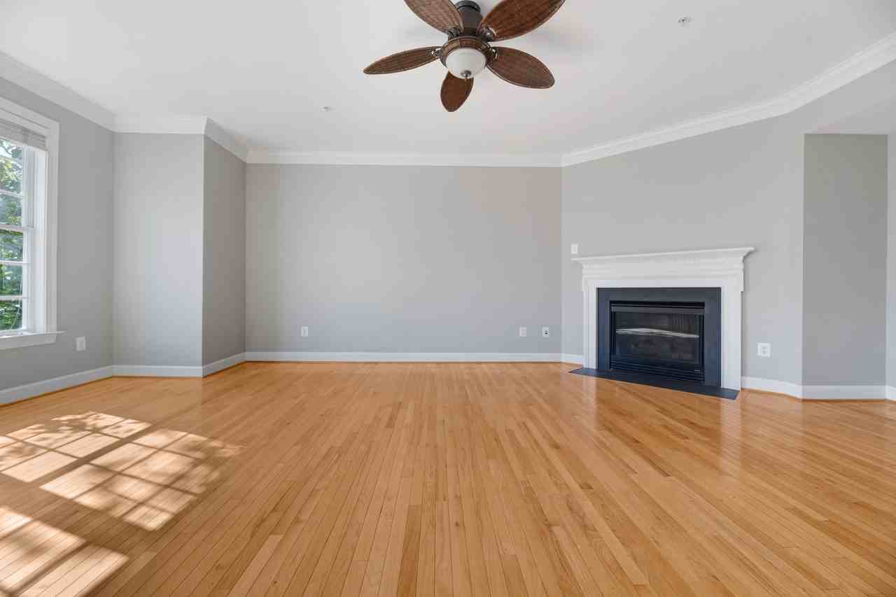 1646 Piccard Dr - Photo 2 of 32