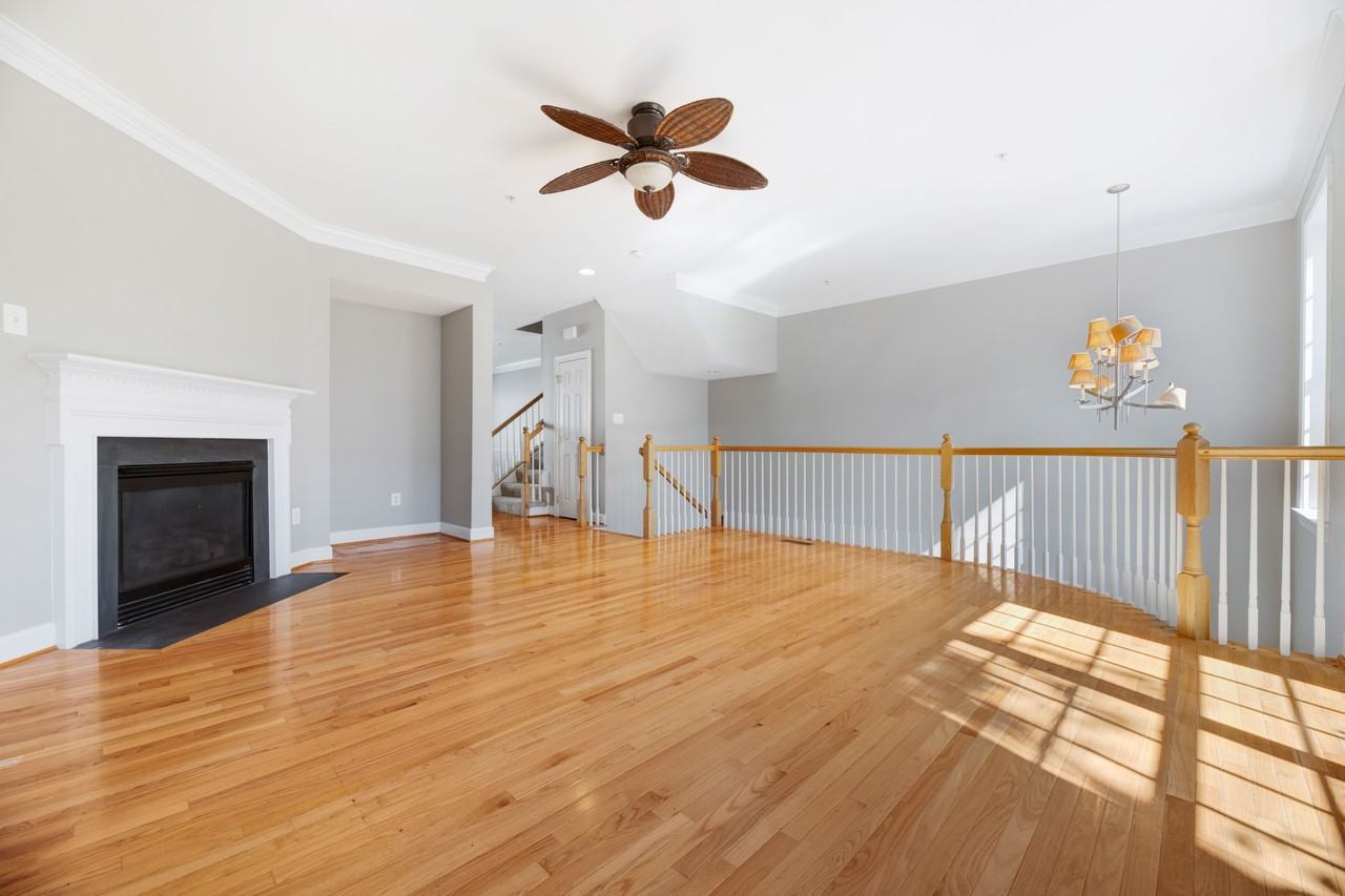 1646 Piccard Dr - Photo 4 of 32