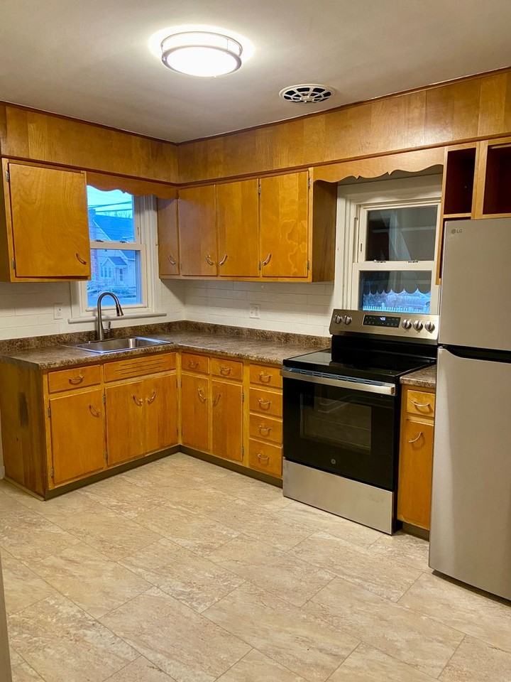 4701 Lancaster St - Photo 7 of 12