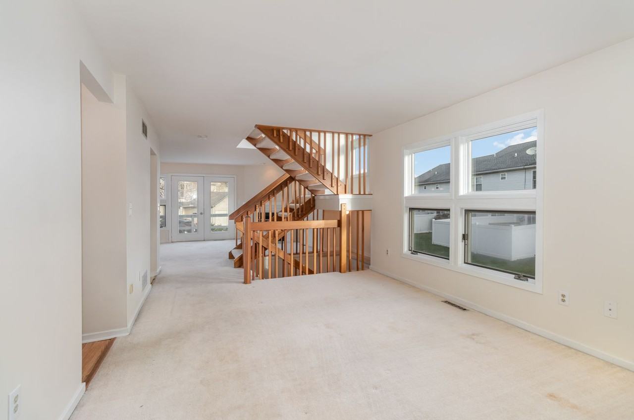 130 Fawn Rdg N - Photo 4 of 30