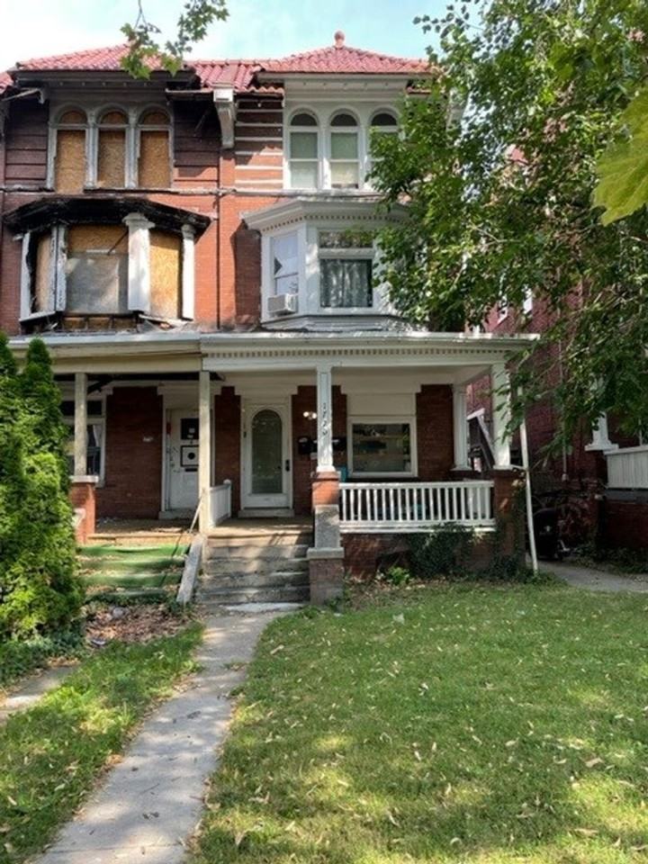 1720 State St #1 - Photo 2 of 10