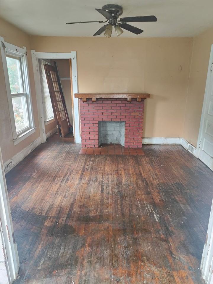 1817 N Superior St - Photo 3 of 12