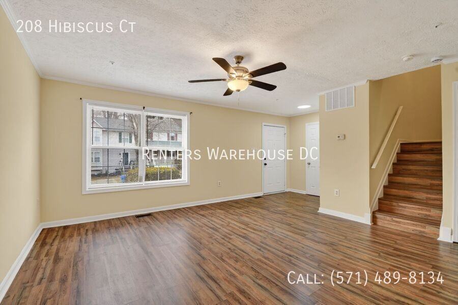 208 Hibiscus Ct - Photo 3 of 16