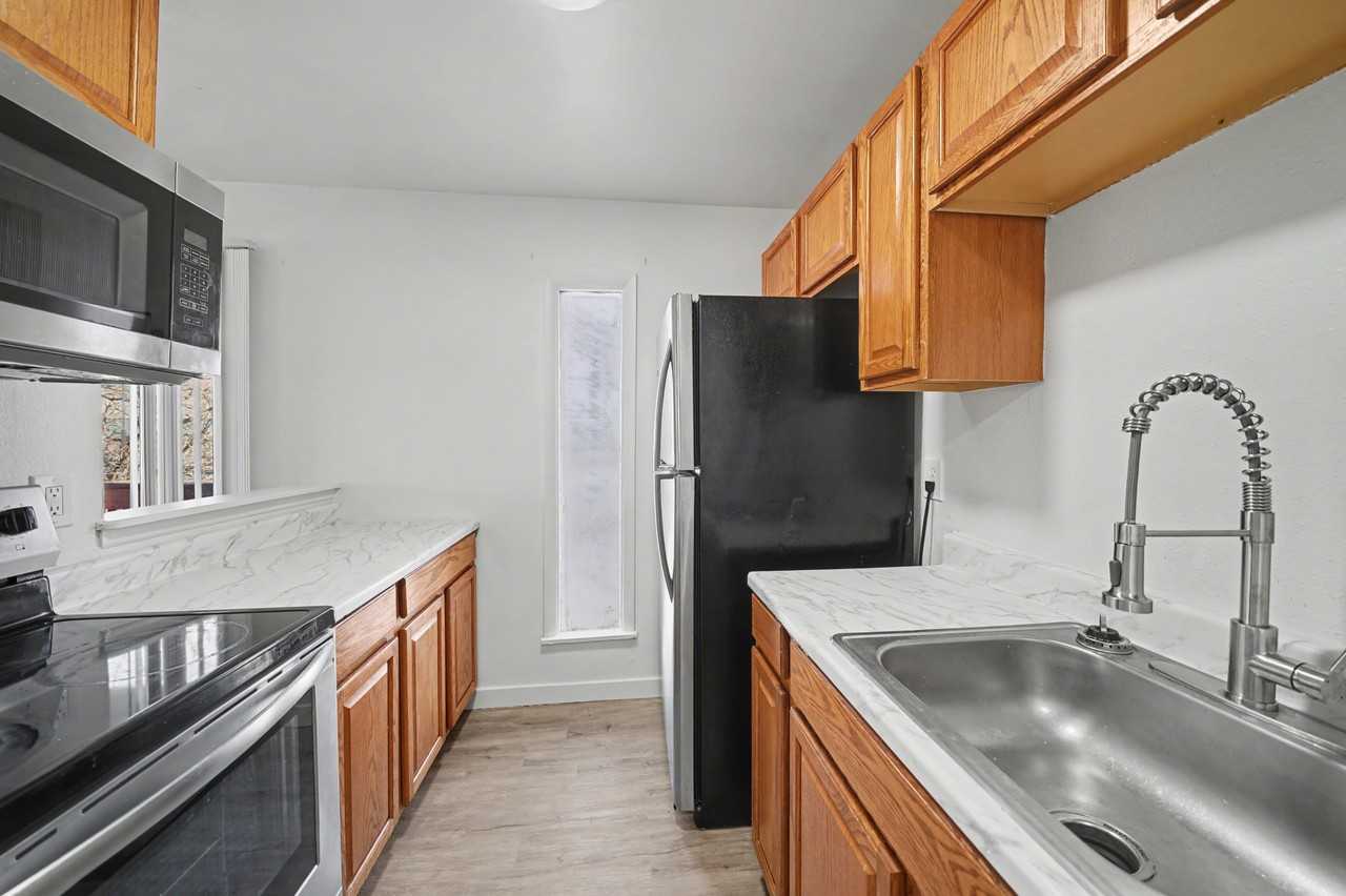 4270 Loomis Ave #D - Photo 4 of 7