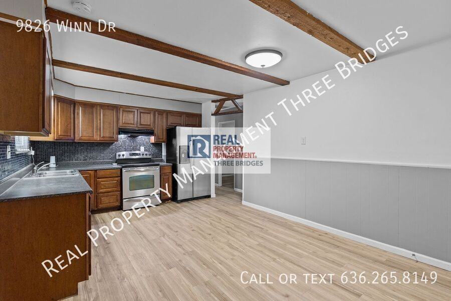 9826 Winn Dr - Photo 4 of 20