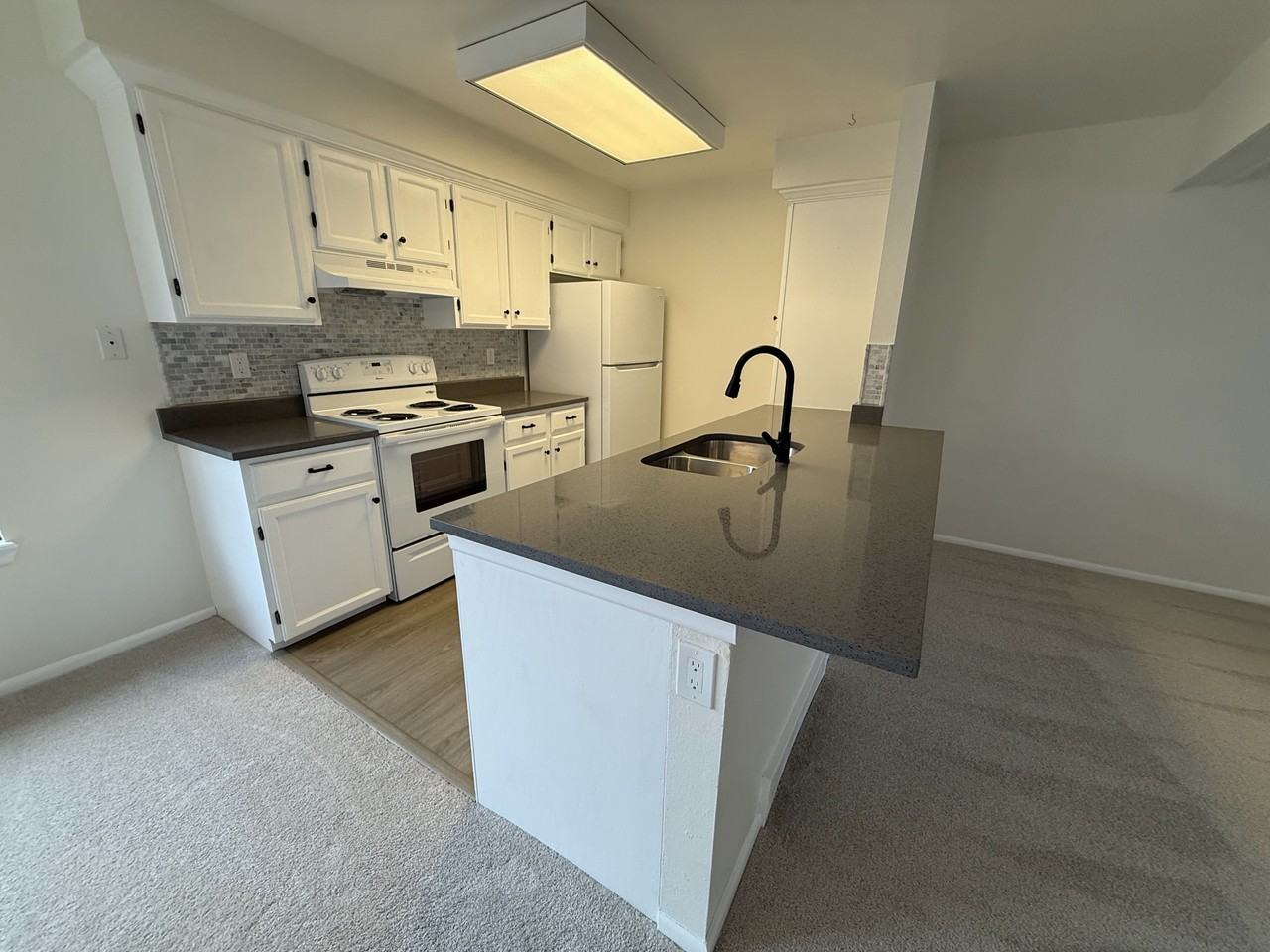 2811 W Long Dr #B - Photo 3 of 14