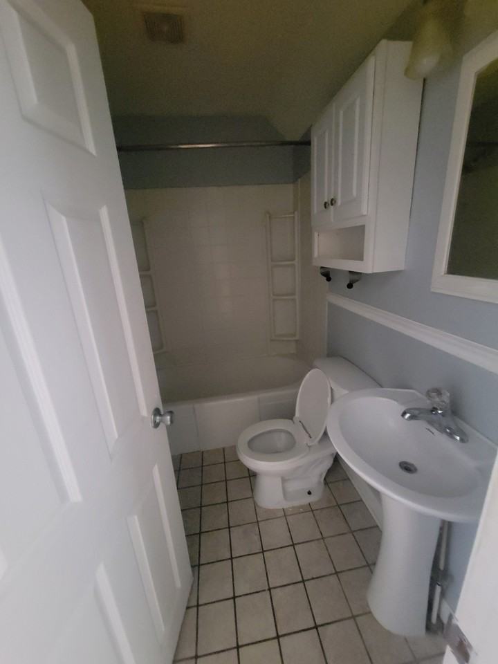 330 Lincoln Ave #1 - Photo 2 of 5