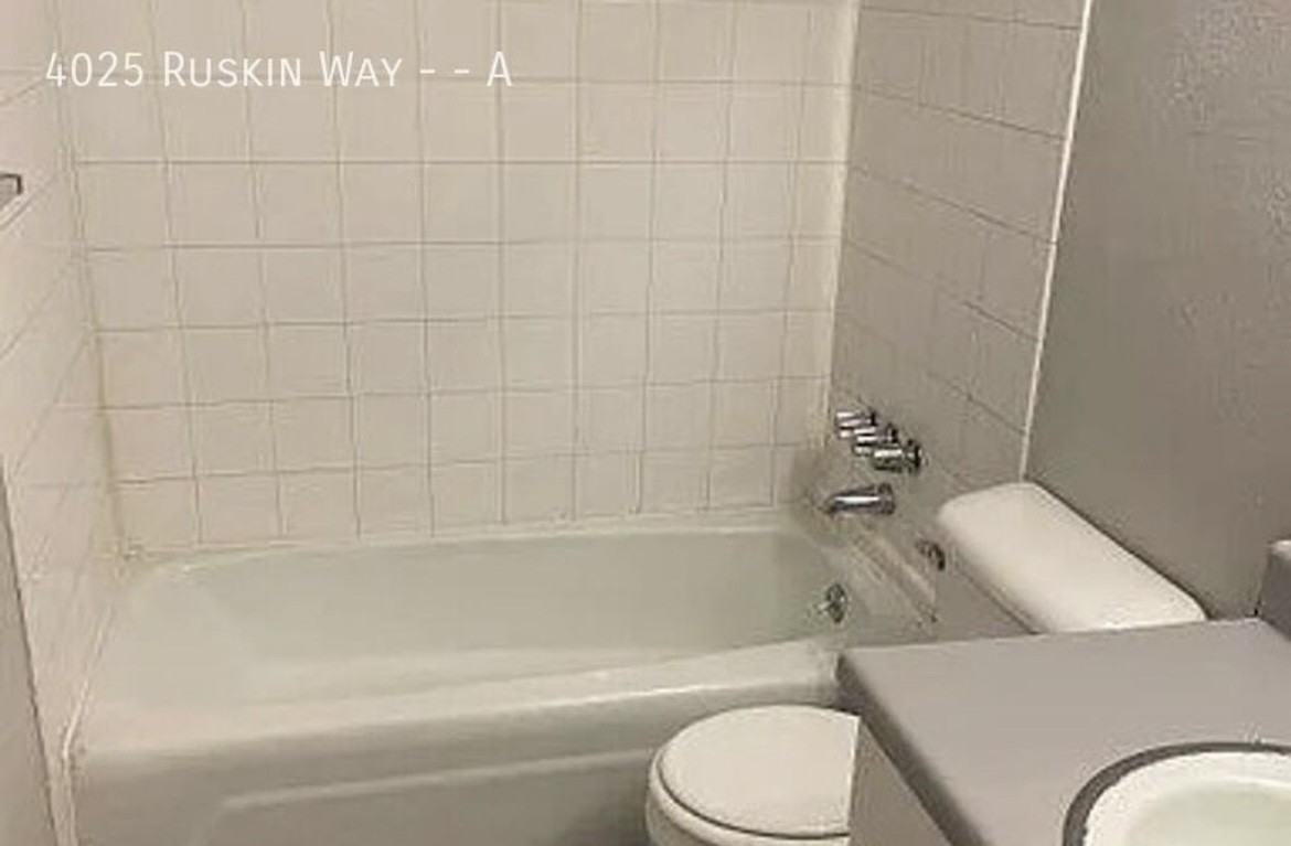 4025 Ruskin Way #B - Photo 7 of 11