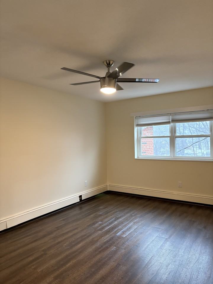 73 Walnut St #10 - Photo 3 of 6