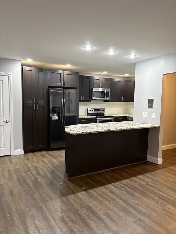 73 Walnut St #10 - Photo 4 of 6