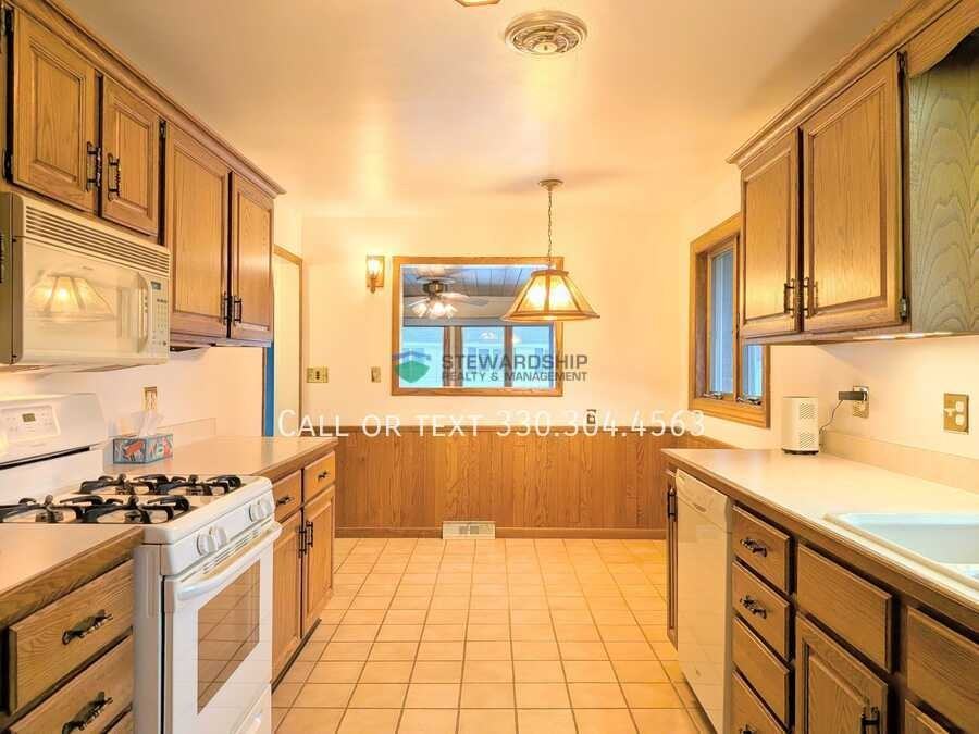 2636 Orchard Park St Nw - Photo 2 of 29