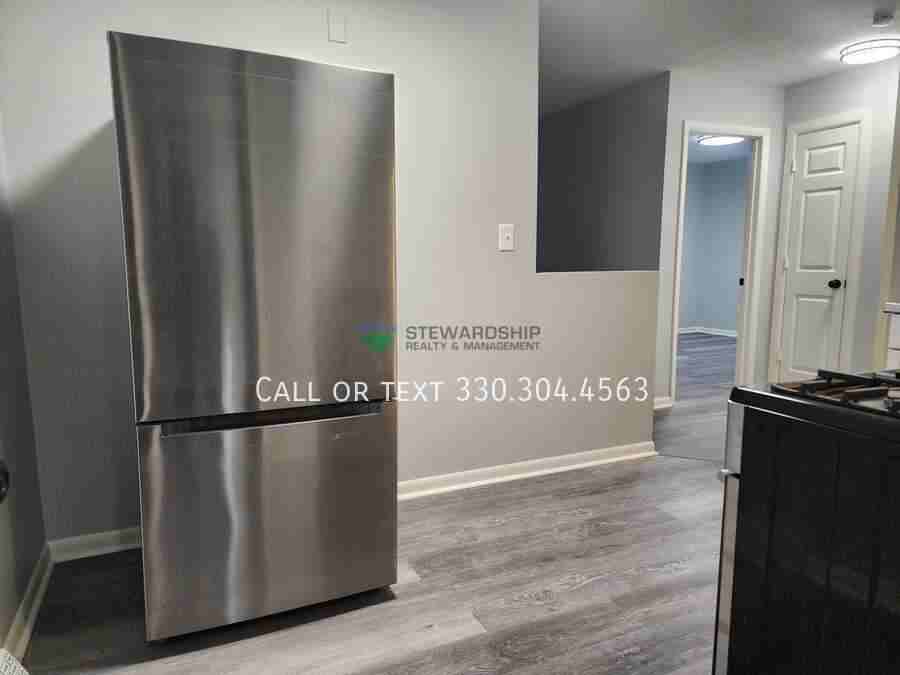 2561 Edwin Ave - Photo 2 of 19