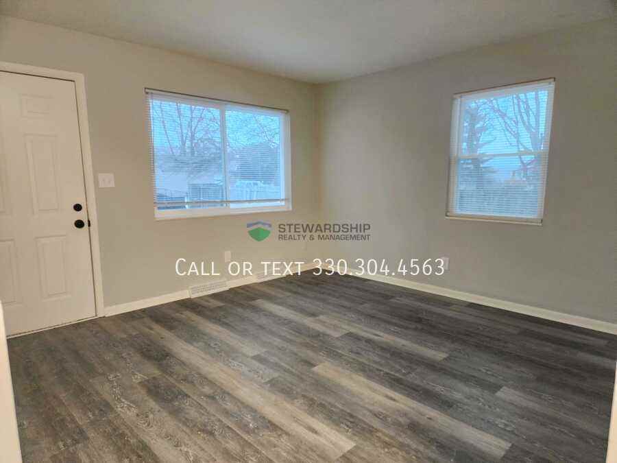 2561 Edwin Ave - Photo 5 of 19