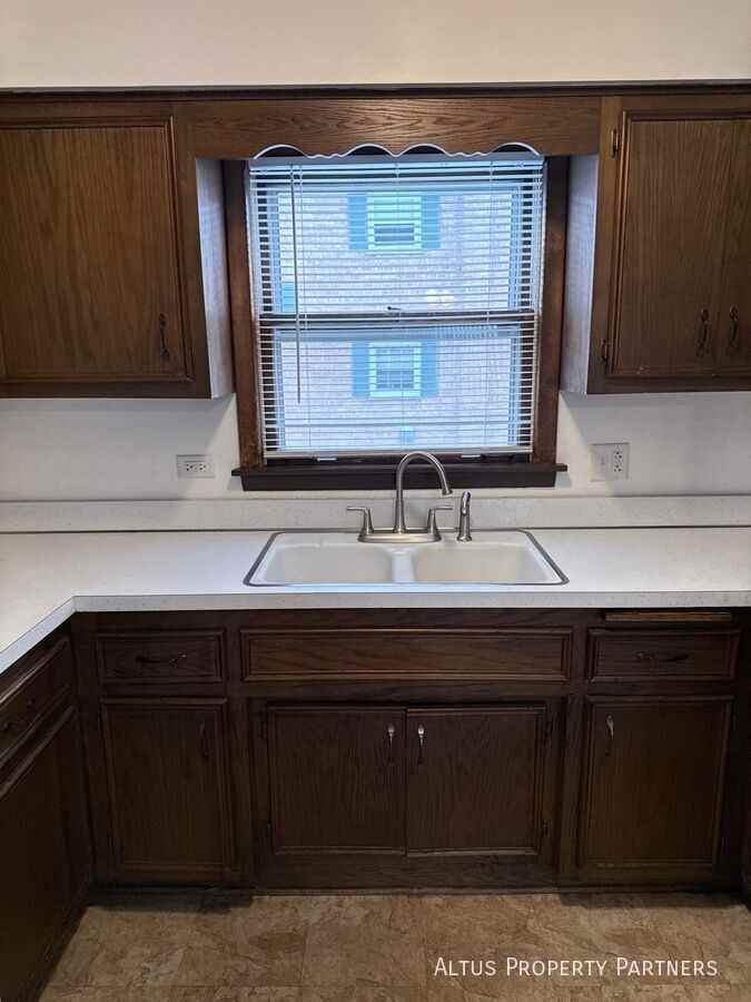 17385 70th Ave - Photo 3 of 11