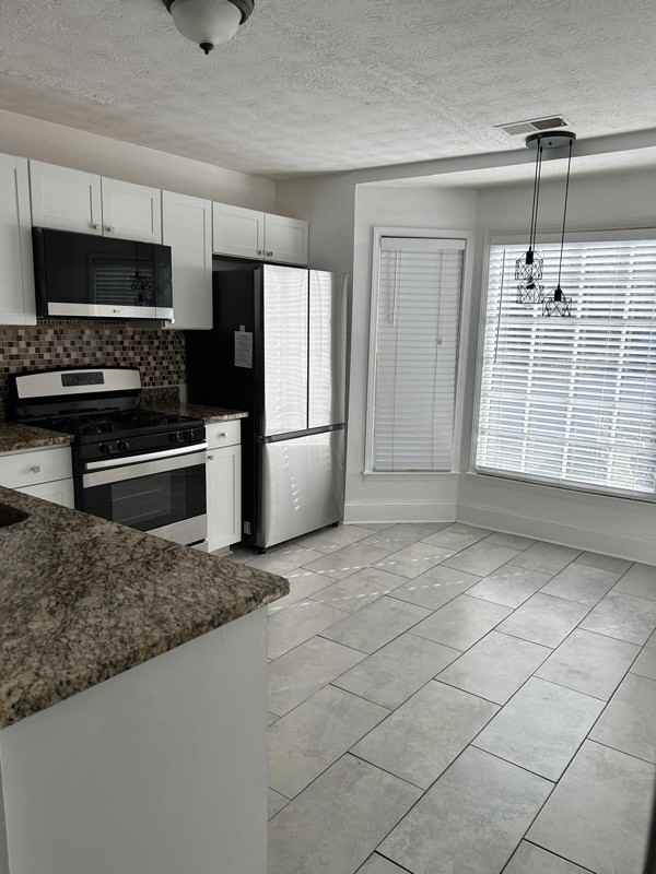 278 Shaded Oaks Ln Se - Photo 5 of 32