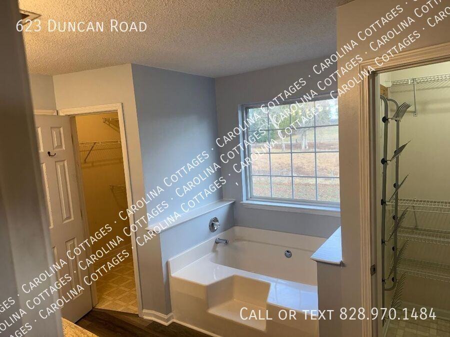 623 Duncan Rd - Photo 2 of 10