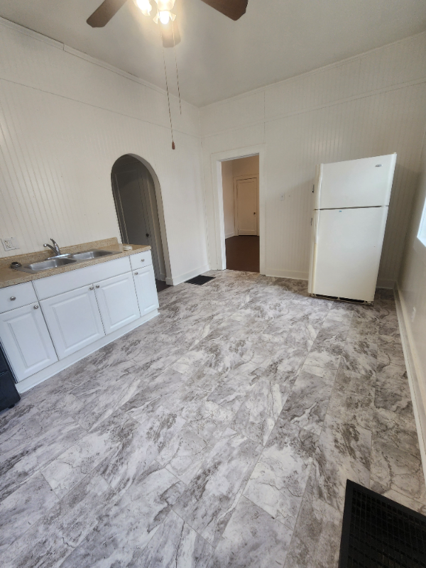 516 New St #516 - Photo 3 of 13