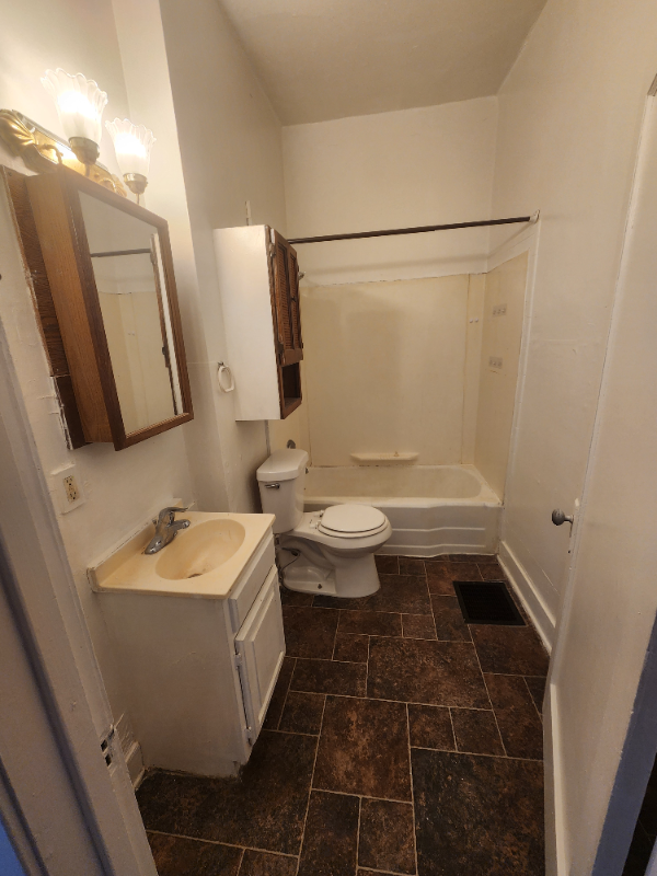 516 New St #516 - Photo 5 of 13