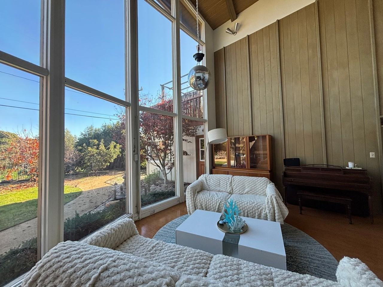 448 Court Ave - Photo 5 of 44