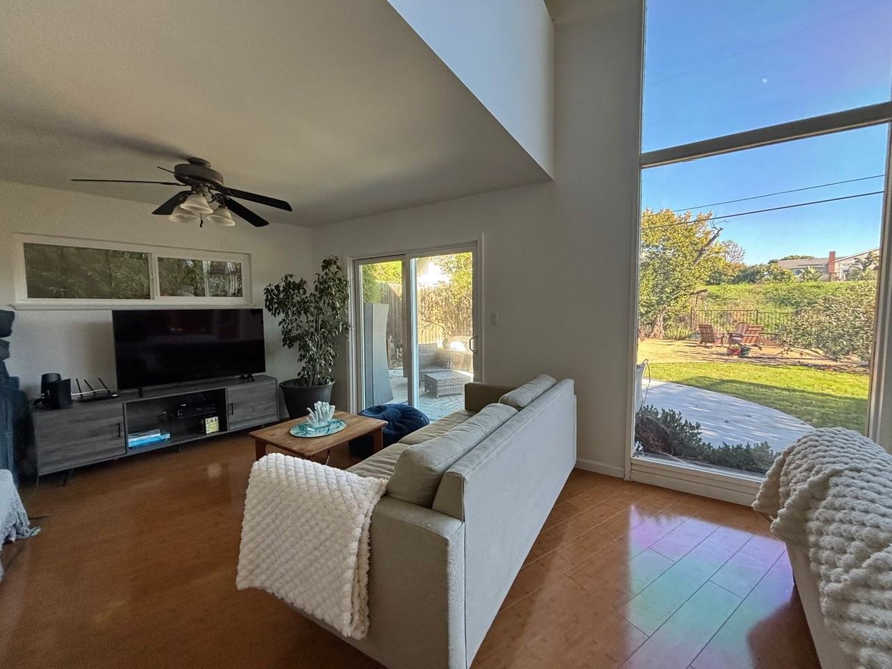 448 Court Ave - Photo 6 of 44