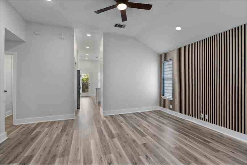 16512 Trevin Cv - Photo 3 of 19