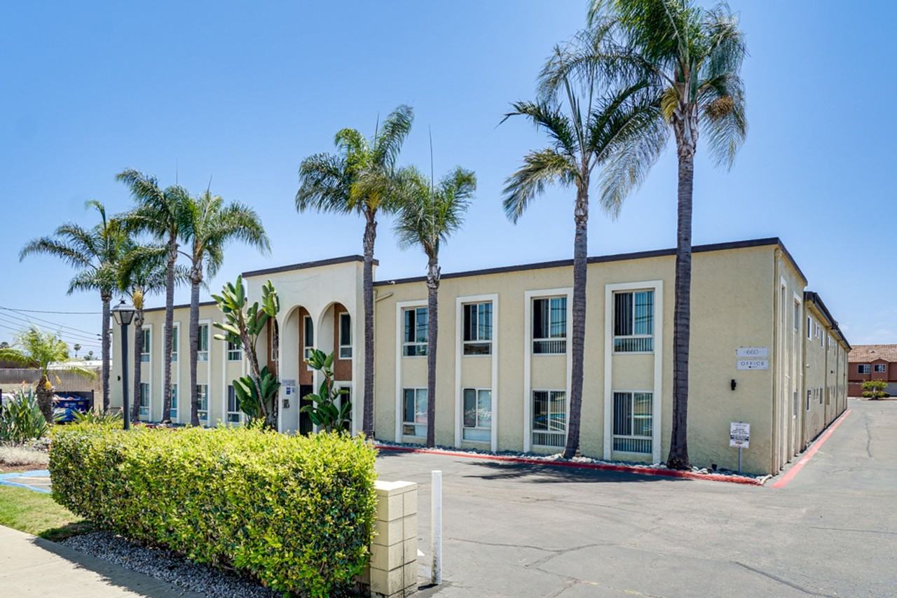 Cambridge Apartments | Suburban Comfort with City Connections! - Photo 4 of 37