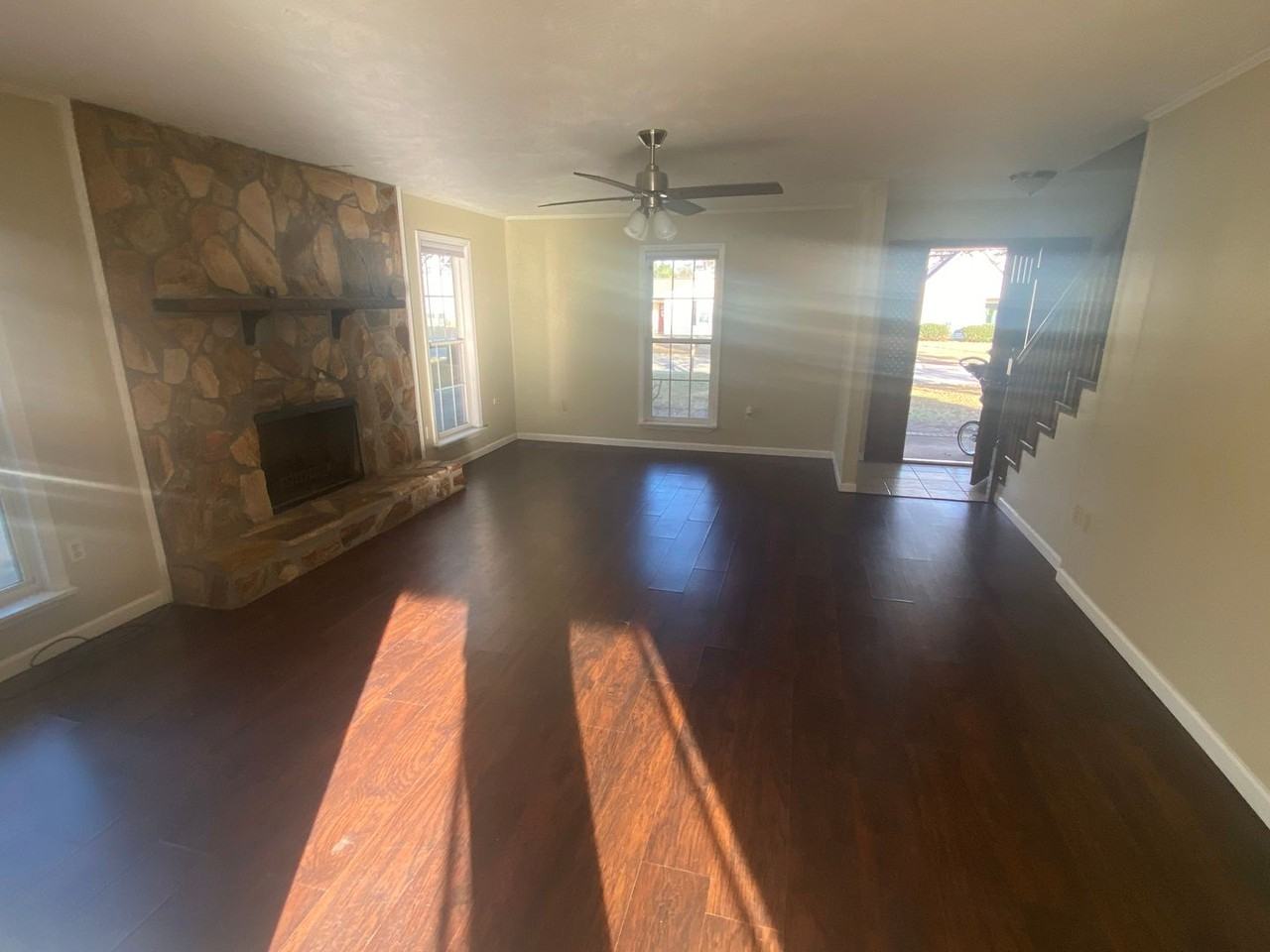 558 Fairfield Way - Photo 5 of 22