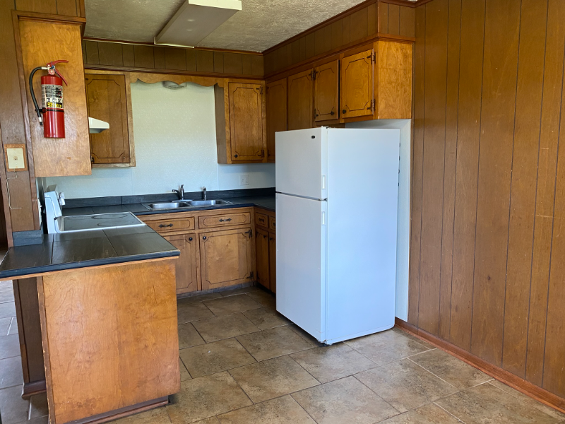 1033 Giovanni St #4 - Photo 3 of 8