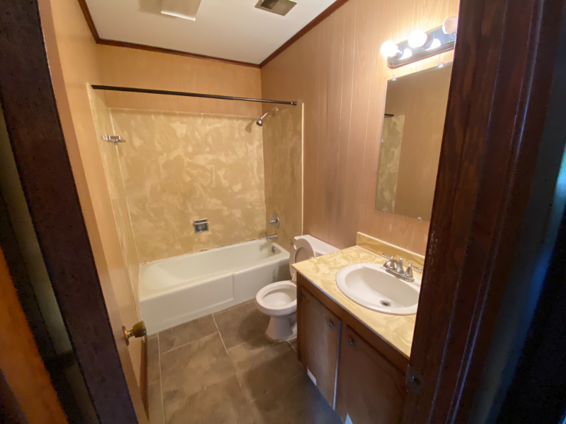 1033 Giovanni St #4 - Photo 7 of 8