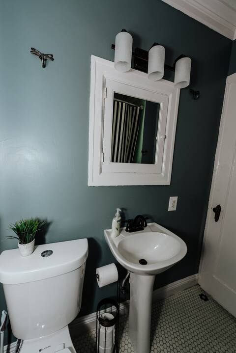 1242 S St - Photo 6 of 36